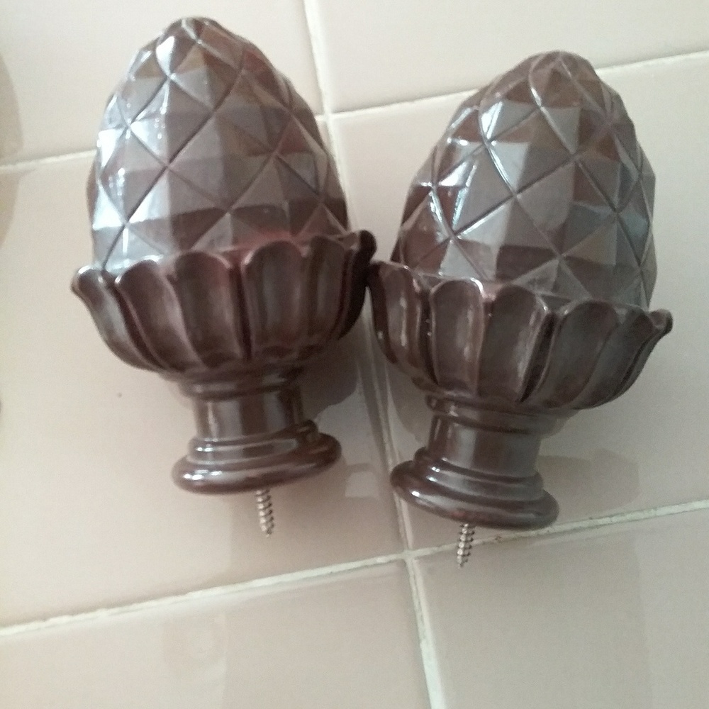Curtain finials